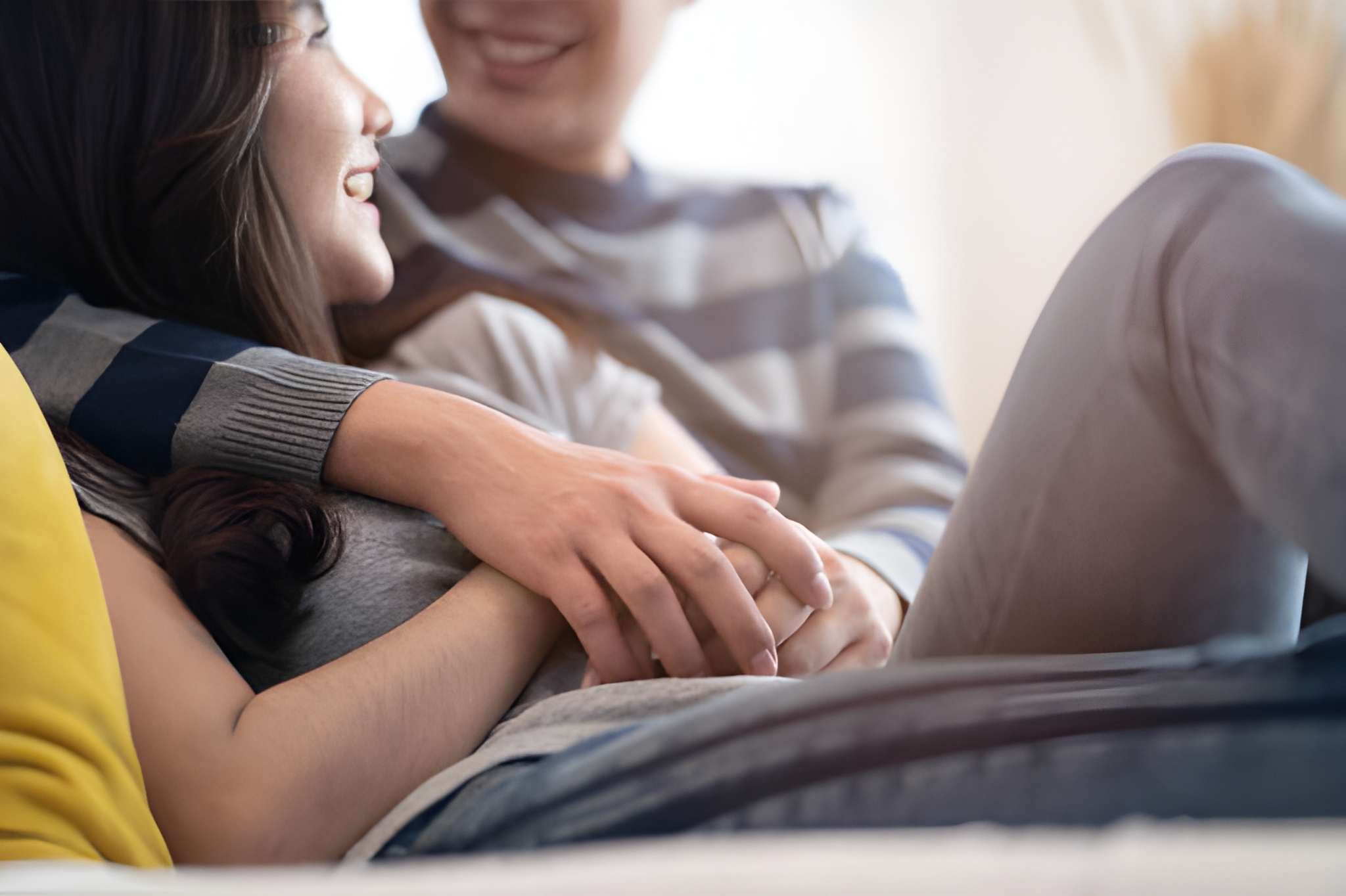 Before the First Yes: The Quiet Moments That Tell Couples They’re Ready for the Lifestyle