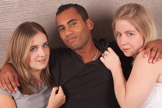 Understanding the Emotional Difference Between Hotwife and Cuckold Dynamics in Modern Relationships