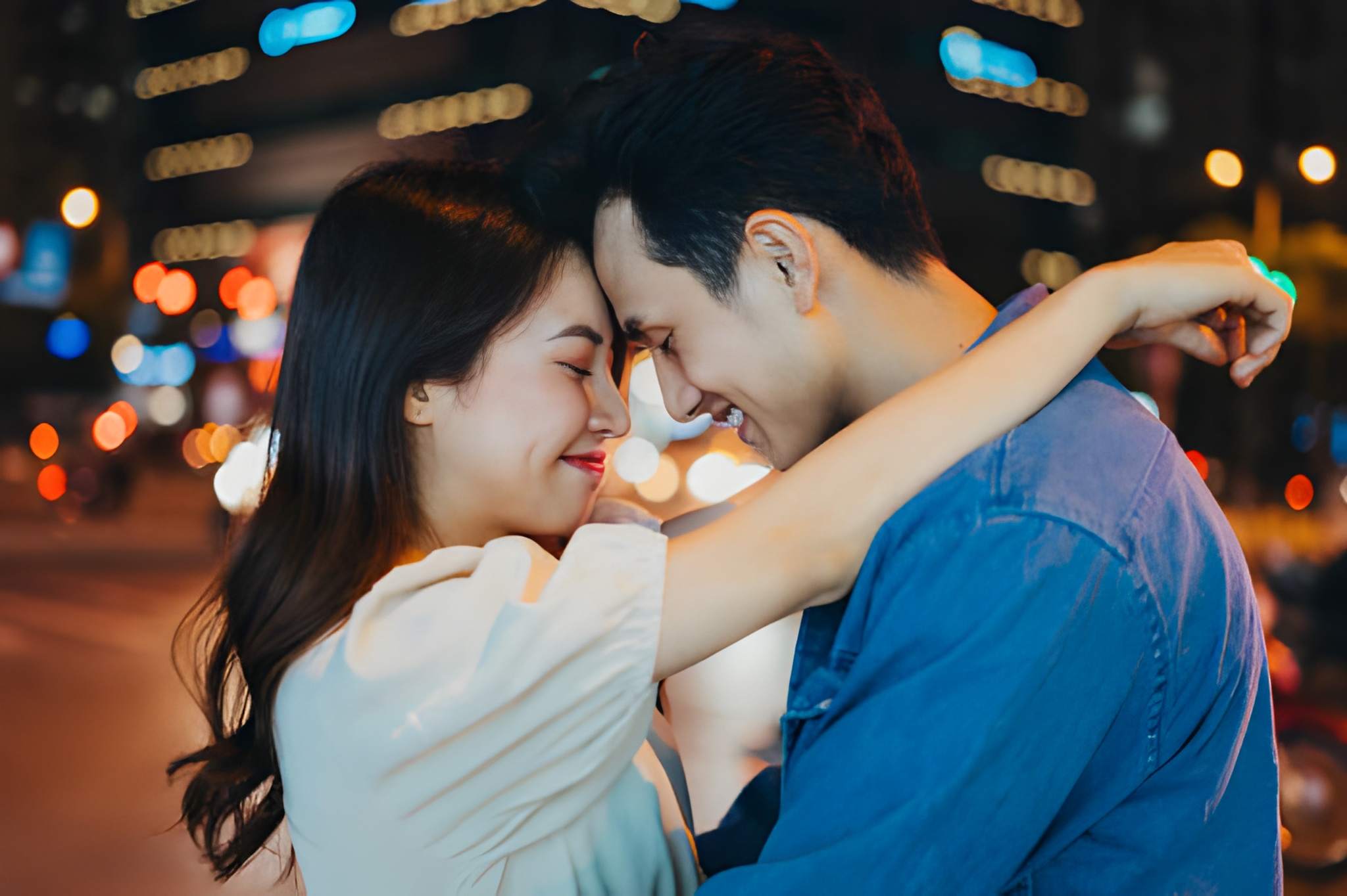 Soft vs. Full Swinging: Understanding the Two Relationship Paths Couples Choose